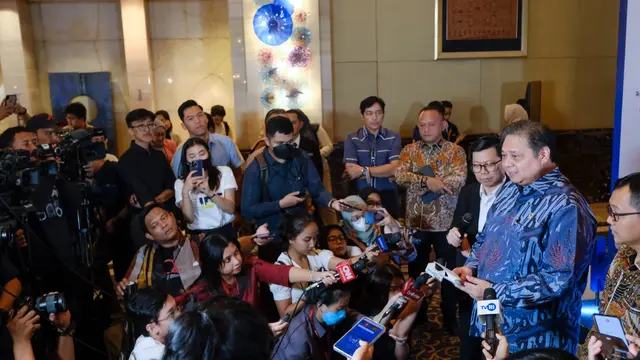 Menteri Koordinator Bidang Perekonomian Airlangga Hartarto saat menyampaikan keynote speech mewakili Presiden Joko Widodo pada acara Indonesia Data and Economic (IDE) Katadata 2023, Kamis (19/7/2023). (Dok Kemenko Perekonomian)