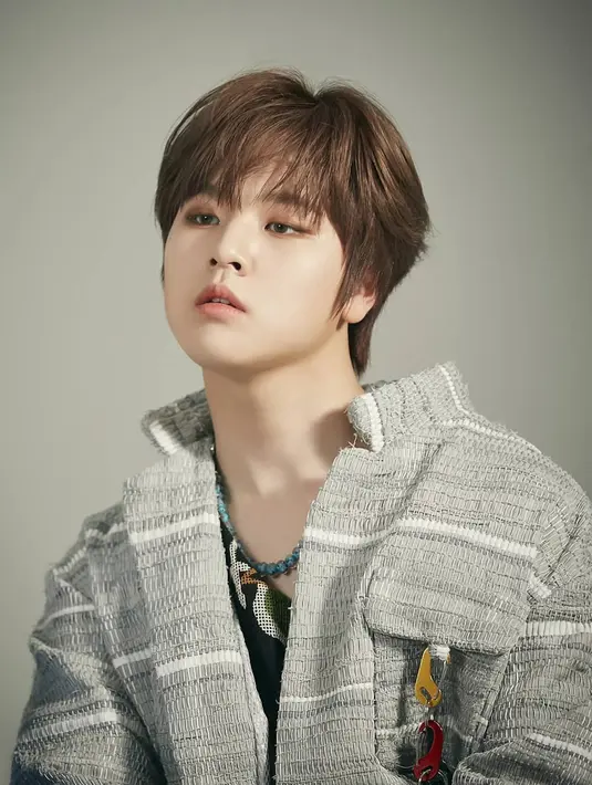 Meski kedua orangtuanya asli Korea, Dohyon BAE173 lahir dan tumbuh dengan berpindah-pindah dari Jepang, Korea, dan Denmark. Jika ditotal biaya SPP-nya hingga sekarang mencapai Rp 827 juta. (Foto: instagram.com/official.dohyon)