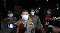 Kerumunan Warga di Malam Tahun Baru Dibubarkan Satpol PP Medan