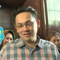 Farhat Abbas akan mencari pasangan yang jauh lebih muda dan mirip dengan Dian Sastrowardoyo. 