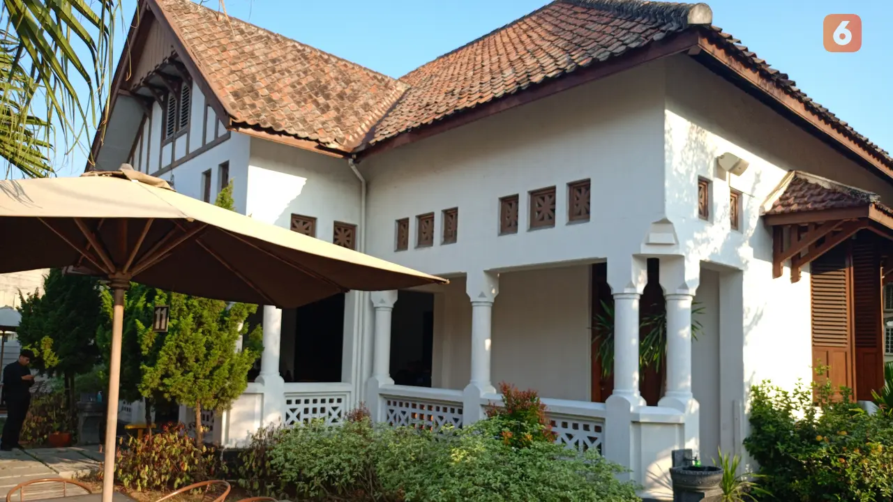 Cafe and Resto Rumah Pintar Berusia 138 Tahun. (Jumat, 29/09/2023). (Yandhi Deslatama/Liputan6.com).