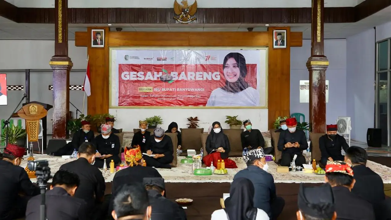 Ipuk saat Gesah Bareng Kepala Desa, di Balai Desa Purwoharjo, Kecamatan Purwoharjo. (Hermawan/Liputan6.com)