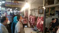 Kepala Dinas Ketahanan Pangan Peternakan Provinsi Jawa Barat ke Pasar Induk Caringin. (Dok. Kementan)