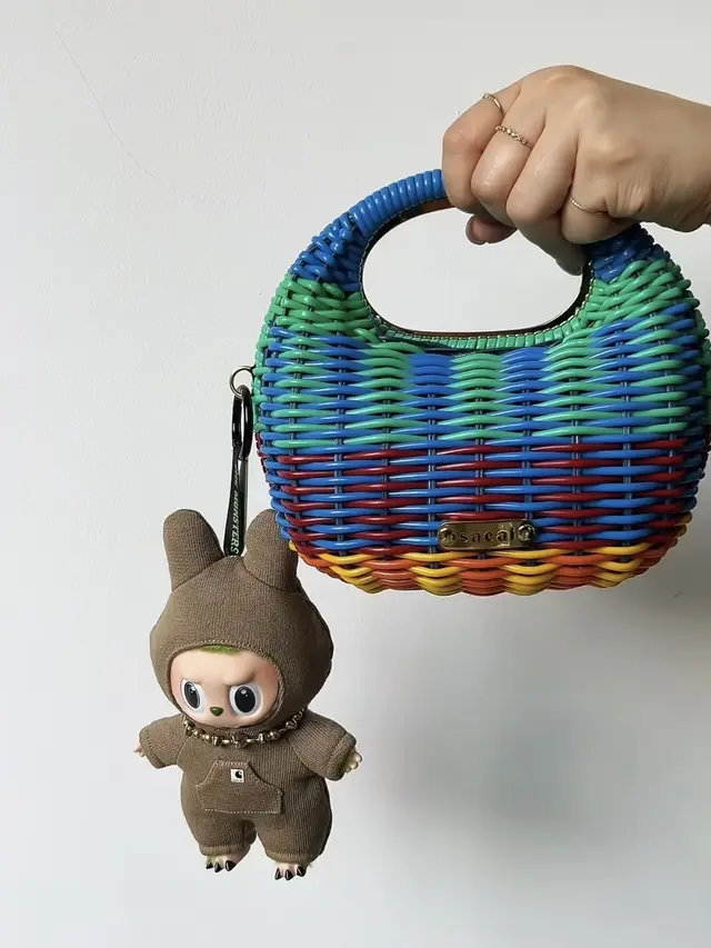 Labubu Seventeen x Sacai. Dok.  @joopiterofficial