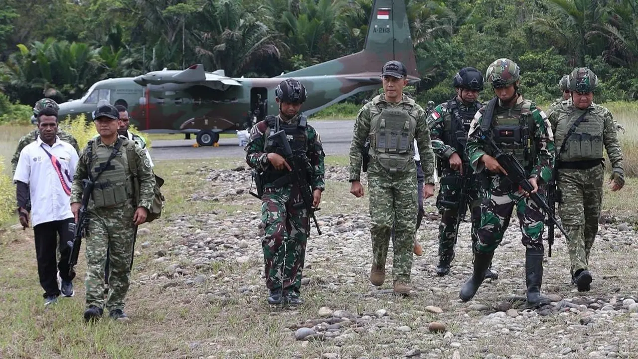 11 bandara perintis di tiga wilayah Papua kini telah diamankan sepenuhnya oleh TNI.
