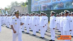 Citizen6, Surabaya: Dankobangdikal memeriksa Pasukan pada acara penutupan dan pelantikan bintara baru, yang dipusatkan di Lapangan Candradimuka Puslatdiksarmil, Juanda, Sidoarjo. (Pengirim: Penkobangdikal).