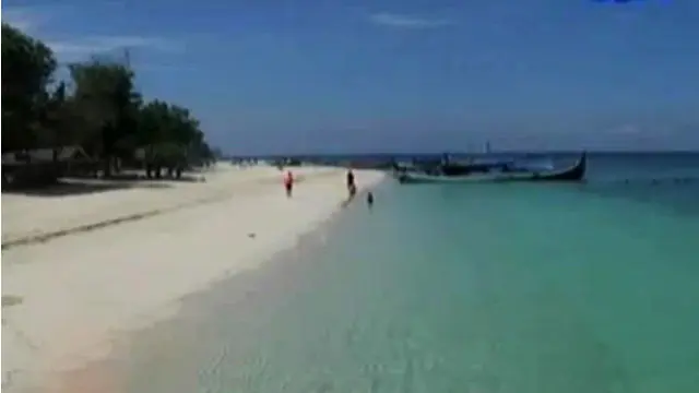 Kecelakaan Fortuner maut di Daan Mogot menewaskan 4 orang hingga berwisata ke Pulau Gili Labak di Madura.
