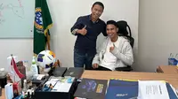 Sekjen PSSI, Yunus Nusi bersama Marselino Ferdinan. (Bola.com/Dok.Instagram Yunus Nusi).