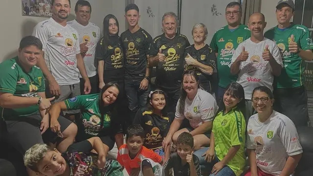 5 Potret Bruno Moreira Bareng Keluarga di Brazil, Selalu Suportif