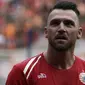 Striker Persija Jakarta, Marko Simic, merayakan gol yang dicetaknya ke gawang 757 Kepri Jaya pada laga Piala Indonesia di Stadion Patriot Bekasi, Jawa Barat, Rabu (23/1). Persija menang 8-2 atas Kepri. (Bola.com/Yoppy Renato)