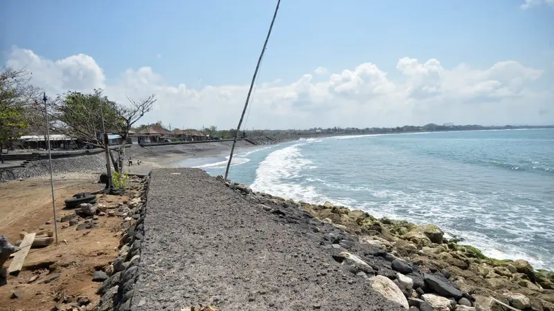 Pemerintah berencana membangun tiga tempat bersandar kapal baru di Bali pada 2020.