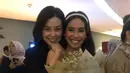 Meski sama-sama sibuk, keduany atetap menunjukkan dukungannya satu sama lain. Banyak penggemar yang mengatakan bahwa mereka mirip banget bak kembar terlebih ketika tersenyum. (Liputan6.com/IG/@lalatimothy)