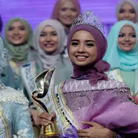 Aura para juara Putri Muslimah 2015 di dalam permainan Nametests.