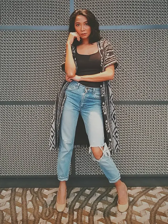 Tampil Sederhana, Ini 6 Potret Bu Sri 'Tilik' di Dunia Nyata yang Bikin Pangling