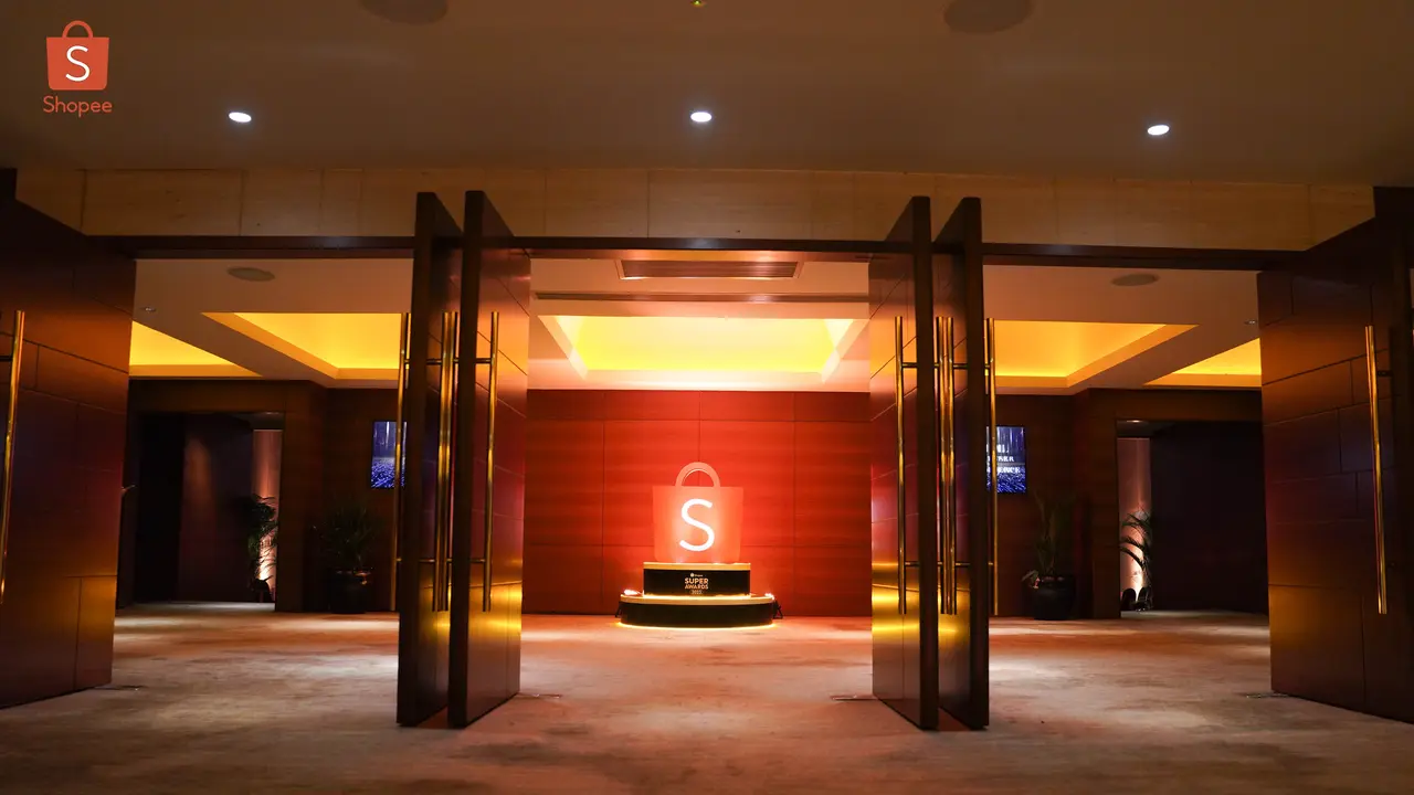 Berikan Apresiasi Besar, Ini 33 Brand, Seller, UMKM, Partner, hingga Creator yang Menerima Shopee Super Awards 2023