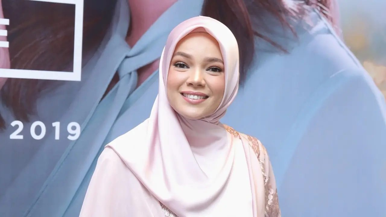 Dewi Sandra