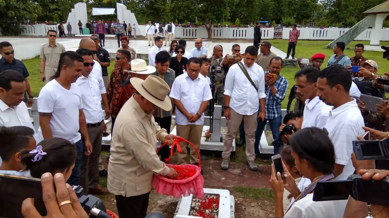 Prabowo di TMP Seoja, Atambua (Dok Tim Prabowo)