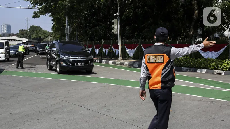 FOTO: Hari Pertama Pemberlakuan Ganjil Genap di Jakarta