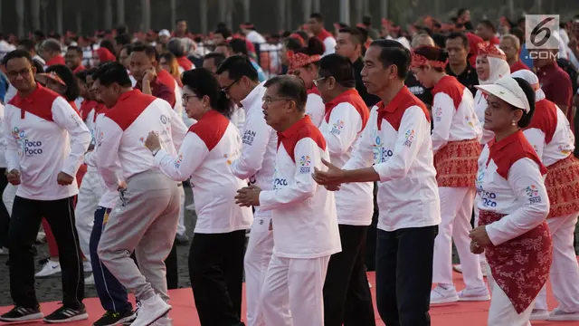 Gaya Jokowi dan Jusuf Kalla Meriahkan Pemecahan Rekor Tari Poco-Poco