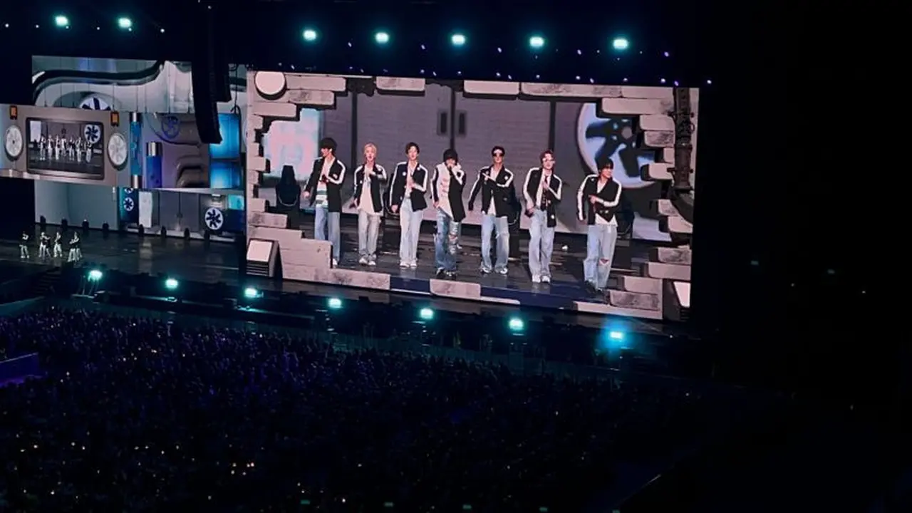 Polres Metro Jakarta Utara mengawal konser NCT Dream Tour 2025 hari kedua di Jakarta Internasional Stadium (JIS), Tanjung Priok pada hari ini, Minggu (28/9/2025).