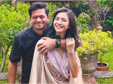 Surya Insomnia dan Tyara Renata (Sumber: Instagram/suryainsomnia)