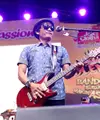 Gelaran musik dan fesyen JakCloth selalu ramai dipenuhi oleh pengunjung yang tertarik dengan brand-brand busana serta ingin menonton panggung musik. Tipe-X menjadi salah satu band kenamaan tanah air yang ditunggu-tunggu. (Andy Masela/Bintang.com)