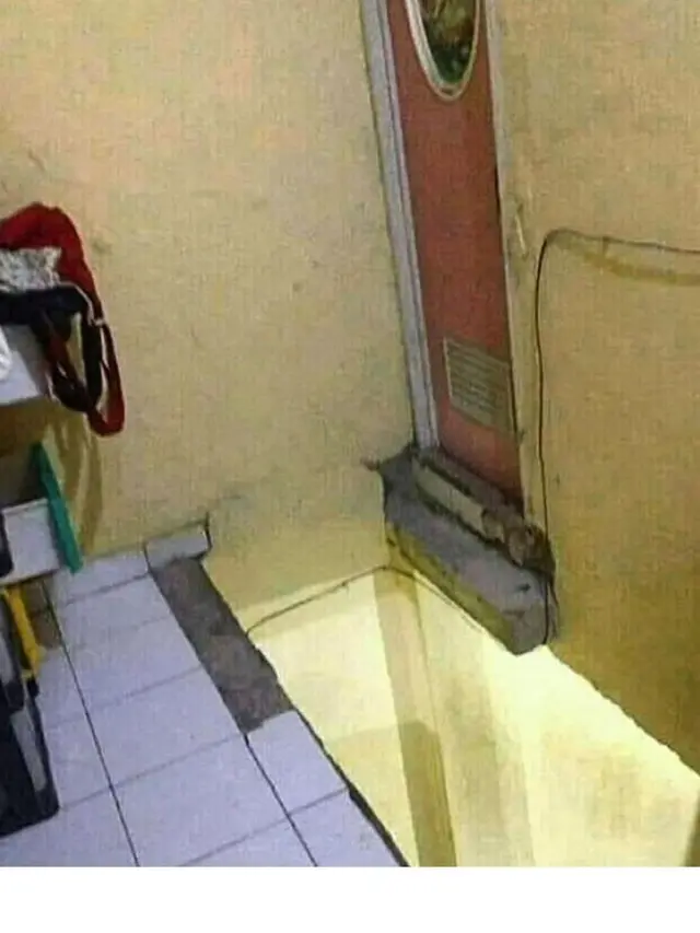 6 Potret Pasang Pintu di Ketinggian Ini Nyeleneh, Bingung Cara Masuknya