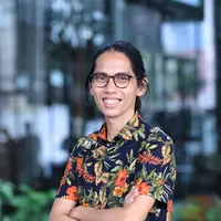 Sutradara muda Angga Dwimas Sasongko mengajak penonton cerdas dalam melihat sebuah film. Dalam diskusi itu, beberapa masukan diberikan saat akan menonton film.(Adrian Putra/Bintang.com)