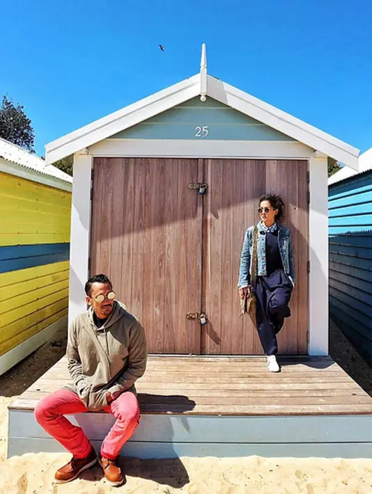 Dikatakan seorang sumber yang merupaka Ketua Imarindo (Ikatan Manajer Artis Indonesia), Nanda Persada, saat ditemuis awak media setelah menjenguk Tora dan Mike bahwa mereka tak tahu dumolid termasuk jenis narkoba. (Instagram/mieke_amalia)