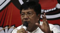 Direktur Utama Persija Jakarta, Gede Widiade, memberikan sambutan saat acara syukuran di Kantor Persija, Jakarta. Acara ini merupakan peringatan hari jadi Persija ke-90. (Bola.com/Yoppy Renato)