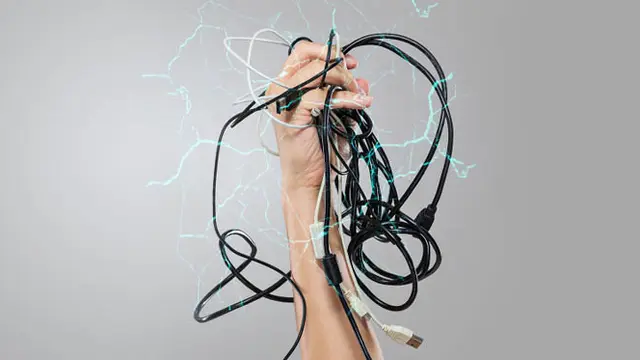 Bayi Ini Meninggal, Diduga Berasal dari Charger yang Tertancap di Stop Kontak