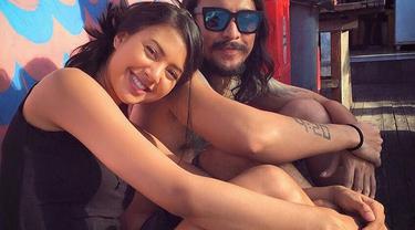Intip Gaya Pacaran Aurelie Moeremans Marcello Tahitoe News Entertainment Fimela Com