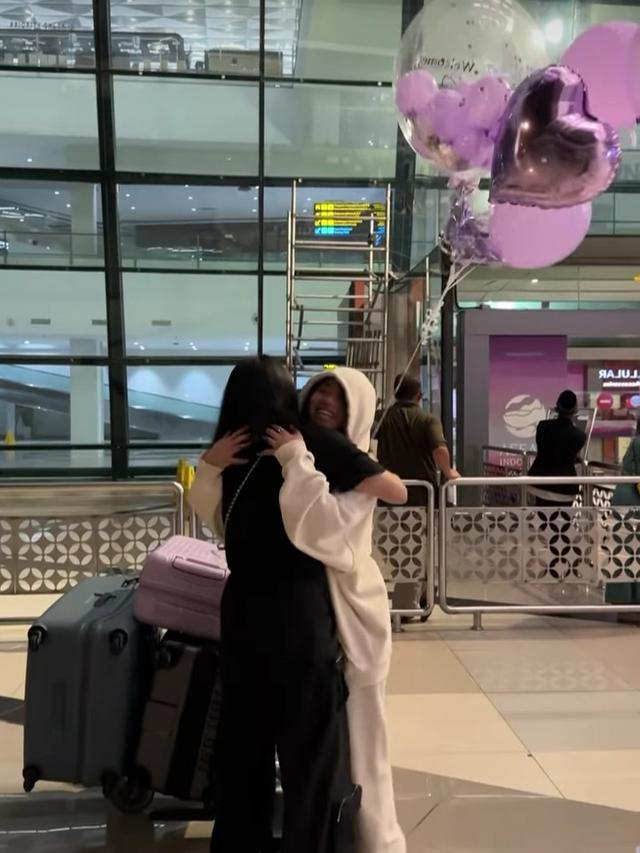 Ririn Ekawati bareng putri sulungnya, Jasmine Abeng (Foto: instagram ririnekawati)