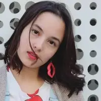 Piihan warna lipstik bisa menentukan keseluruhan makeup, loh!