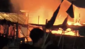 Kebakaran Besar Gudang Pembuatan Kapal di Pulau Seribu