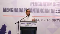 Menaker M.Hanif Dhakiri saat membuka Forum Hubungan Industrial di Denpasar - Bali pada Senin (8/10).