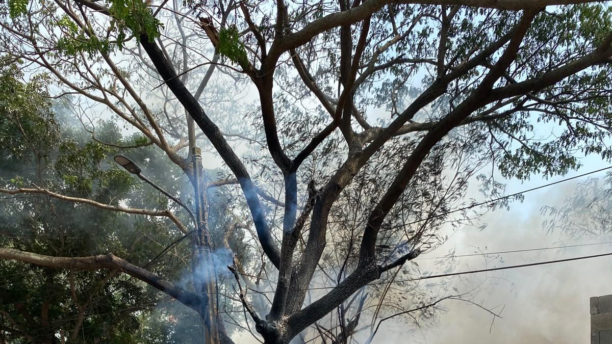 Gara-Gara Bakar Sampah Sembarangan, Api Melahap Warung dan Mobil di Tangerang