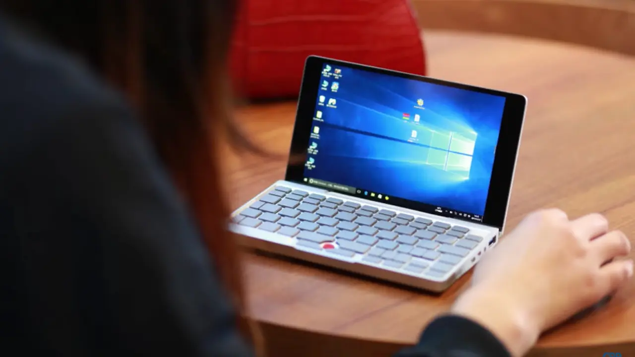 Laptop terkecil di dunia