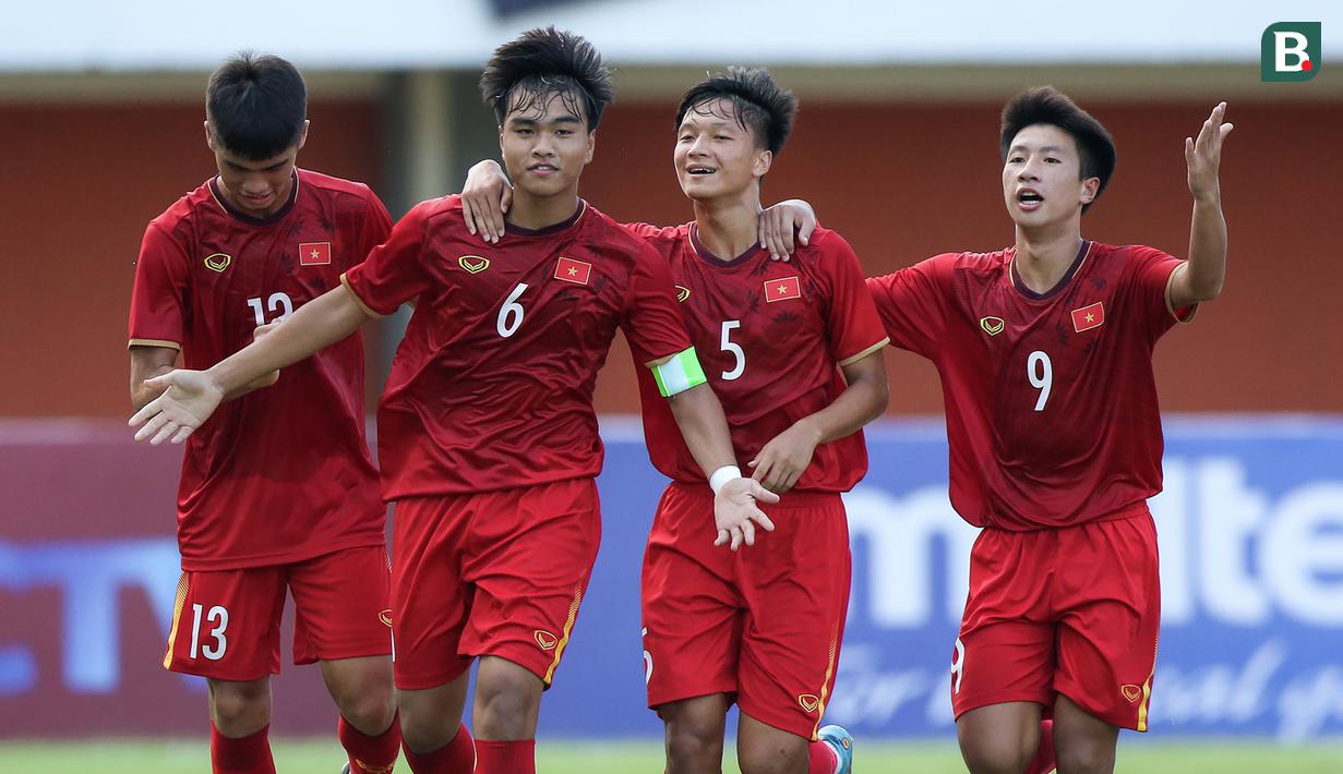 Timnas U-16 Vietnam berhasil melangkah ke partai final AFF U-16 2022 usai menang 2-0 atas Timnas U-16 Thailand dalam laga semifinal di Stadion Maguwoharjo, Sleman, Rabu (10/8/2022) sore WIB. Dua gol kemenangan Vietnam masing-masing dicetak di babak pertama dan babak kedua. (Bola.com/Bagaskara Lazuardi)
