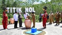 Prosesi penyatuan air dan tanah yang dilakukan di titik nol IKN oleh Presiden RI Joko Widodo beberapa waktu lalu. (Liputan6.com/Istimewa)