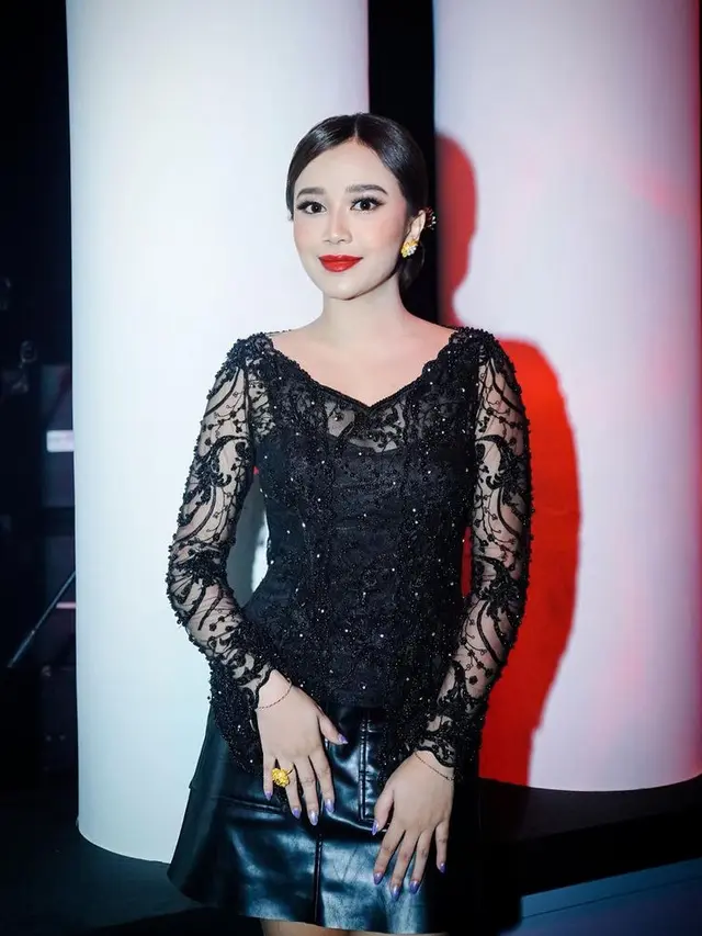 Gaya Glamor Brisia Jodie