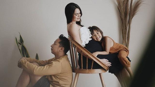 6 Potret Sabai Morscheck saat Lakukan Maternity Shoot, Tampil Menawan