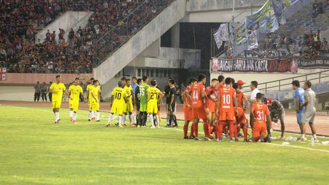 Persis Solo