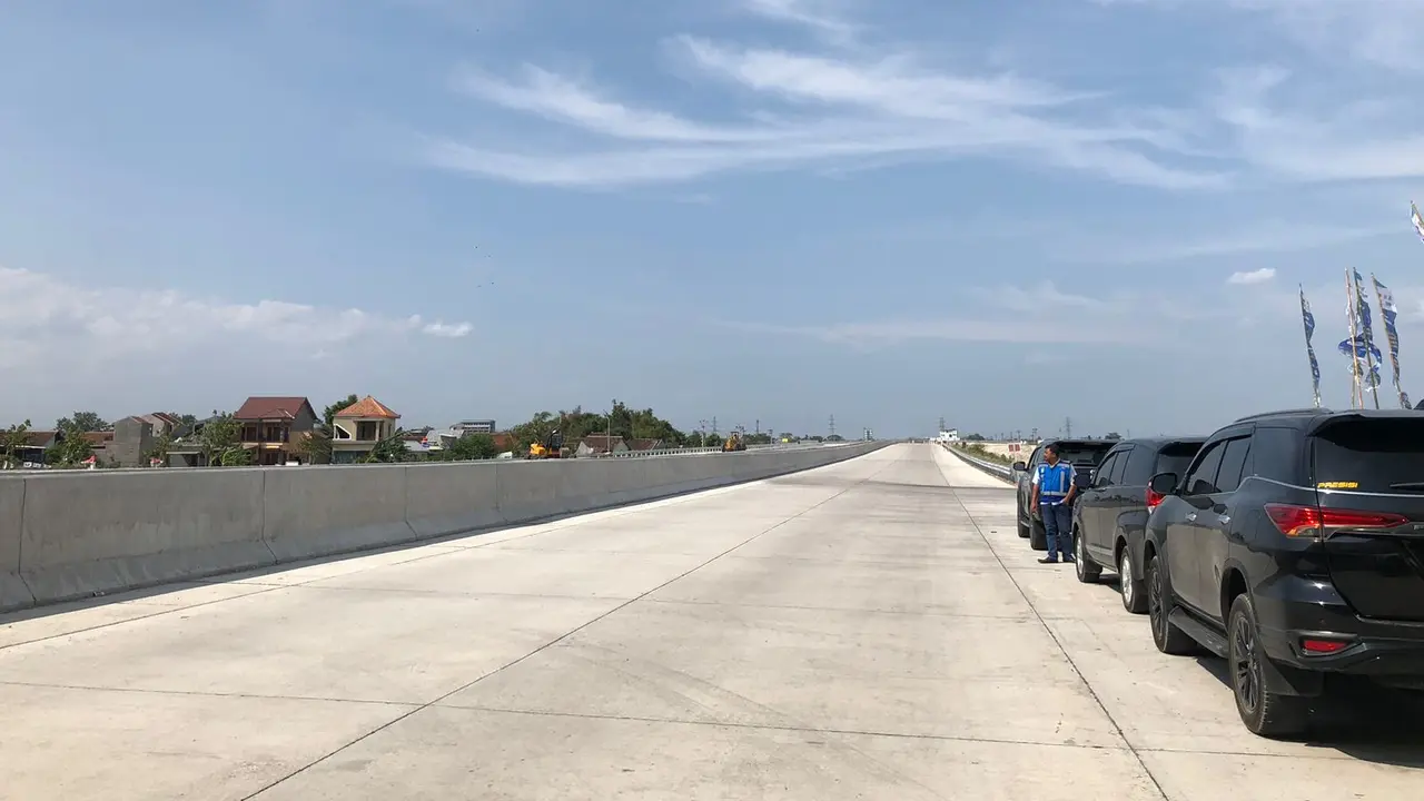 Jalan Tol Solo-Yogyakarta akan dibuka fungsional pada 22 Desember 2023 hingga 3 Januari 2024 dalam rangka menyambut Libur panjang Natal 2023 dan Tahun Baru 2024 (Nataru). (Tira/Liputan6.com)