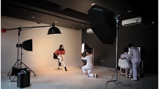 Peralatan Makeup Karakter di SMK PGRI 1 Kudus