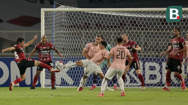 Foto: Yousseff Ezzejjari Gagal Penalti, Laga Pembuka BRI Liga 1 2021 / 2022 antara Bali United vs Persik Kediri masih 0-0 di Babak Pertama