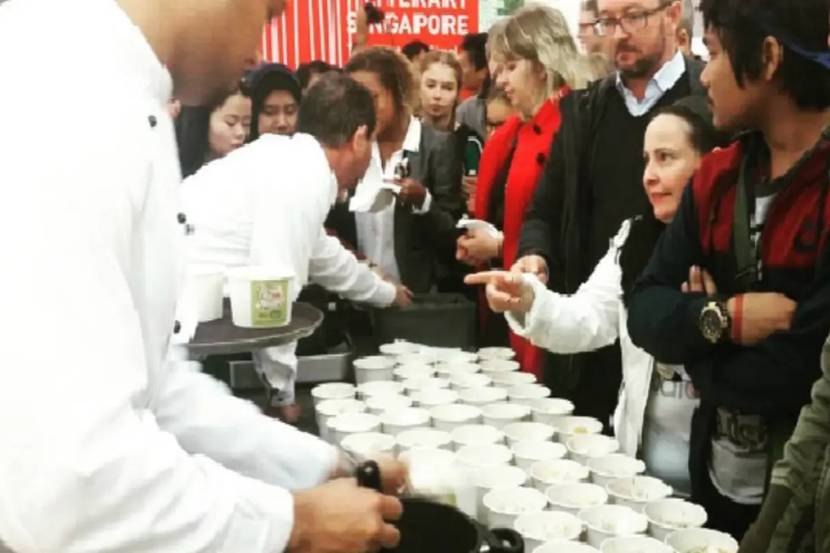 Badan Ekonomi Kreatif (Bekraf) berupaya memasarkan soto di berbagai event internasional. 
