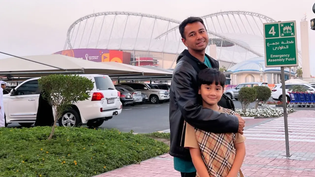 Rafathar Tak Sabar Nonton Langsung Pertandingan Inggris vs Iran di Piala Dunia 2022, Sudah Bangun Sejak Pukul 4 Pagi Waktu Qatar