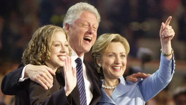 7-11-2000: Ibu Negara Hillary Clinton Terpilih Jadi Senator