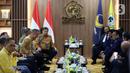 Suasana pertemuan Ketua Umum Partai NasDem Surya Paloh dan Ketua Umum Partai Golkar Airlangga Hartarto di Kantor DPP Partai Golkar, Jakarta Barat, Rabu (1/2/2023). mengungkapkan, pertemuan ini akan membahas banyak hal, termasuk posisi dan langkah politik kedua parpol tersebut. (Liputan6.com/Johan Tallo)